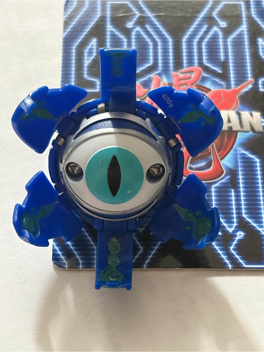 Blue Eye-Themed Battle Spinner Toy - Wearable Play Accessory